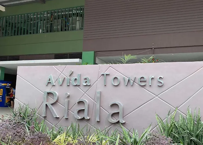 Homely Space At Avida Riala T4 It Park By Snug Retreat With Pool & Fast Wifi *